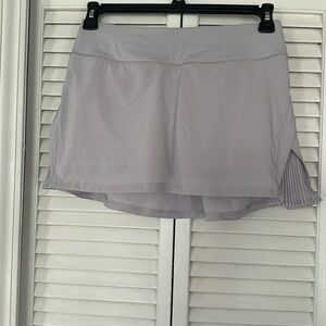 Lululemon Cute tennis/golf skirt with pockets! Excellent condition size M